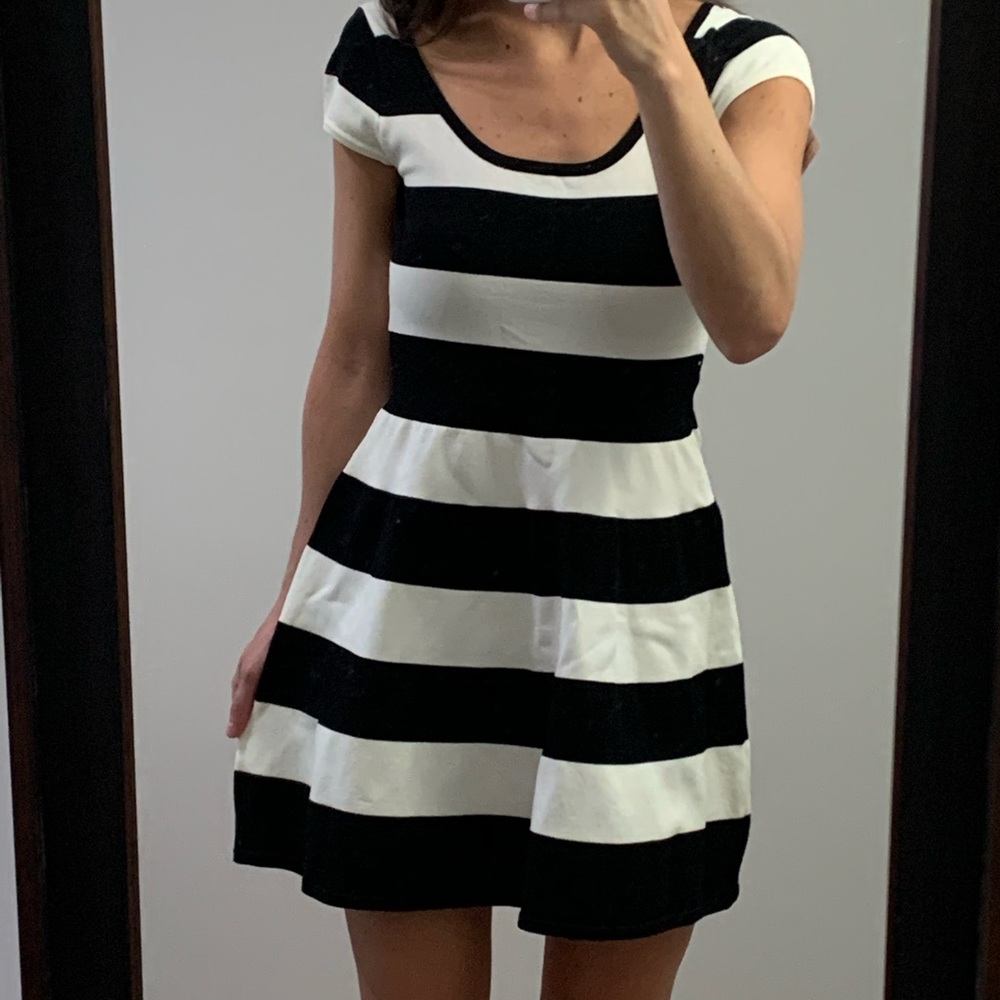Bebe stripped dress with zipper detail